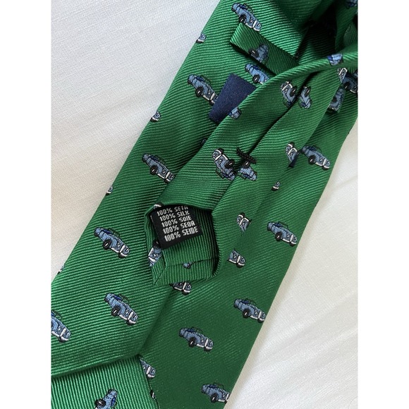 ✨ G.H. Bass & Co Men's Tie - Green w/ Blue‎ Cars - 100% Silk - Picture 4 of 4